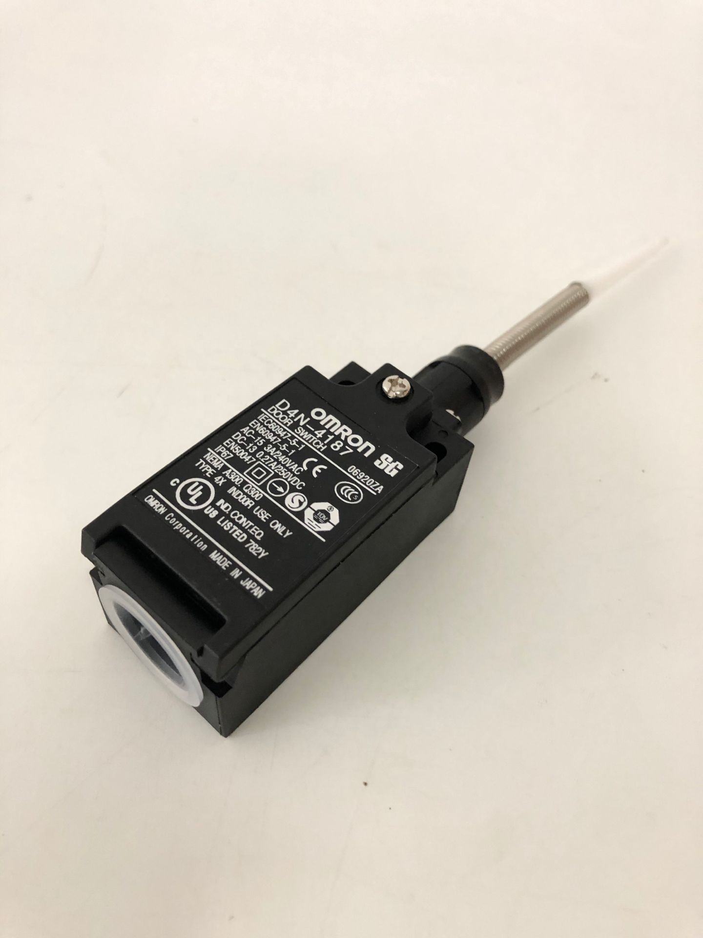 Original Japan Proximity Sensor D4N-4187