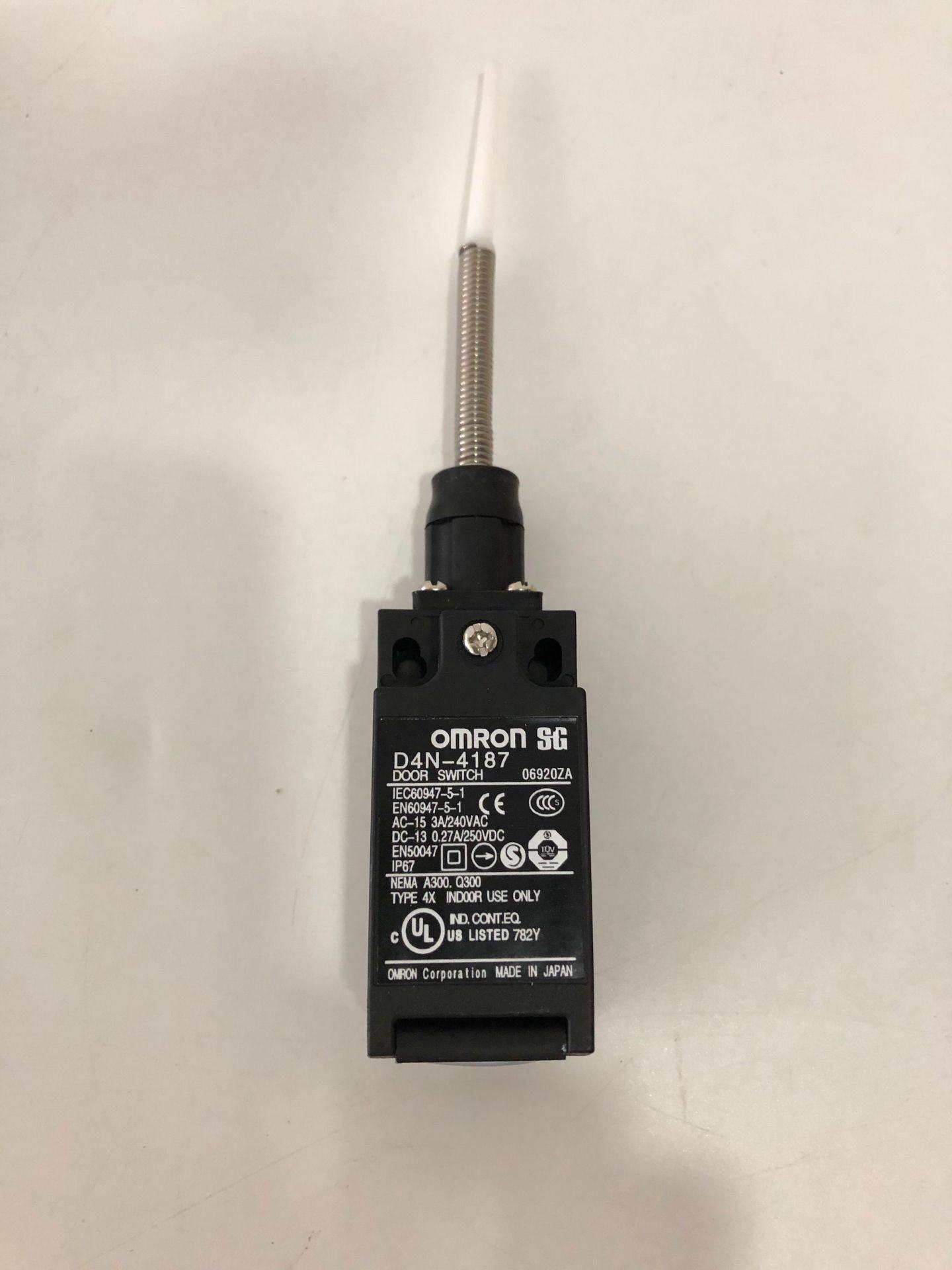 Original Japan Proximity Sensor D4N-4187