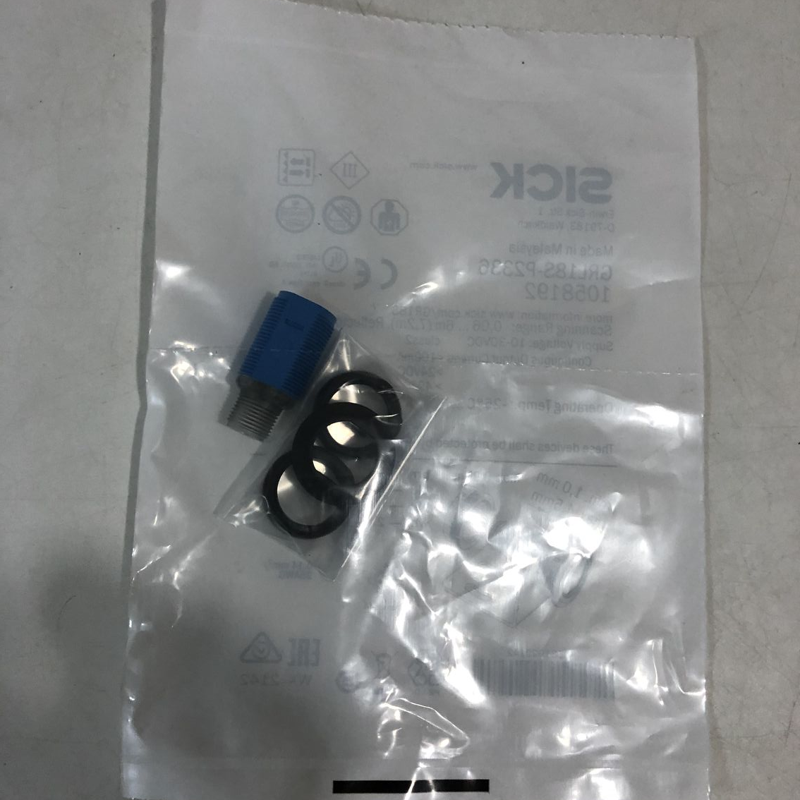 GRL18S-P2336 1058192 Cylindrical photoelectric sensors GR18S