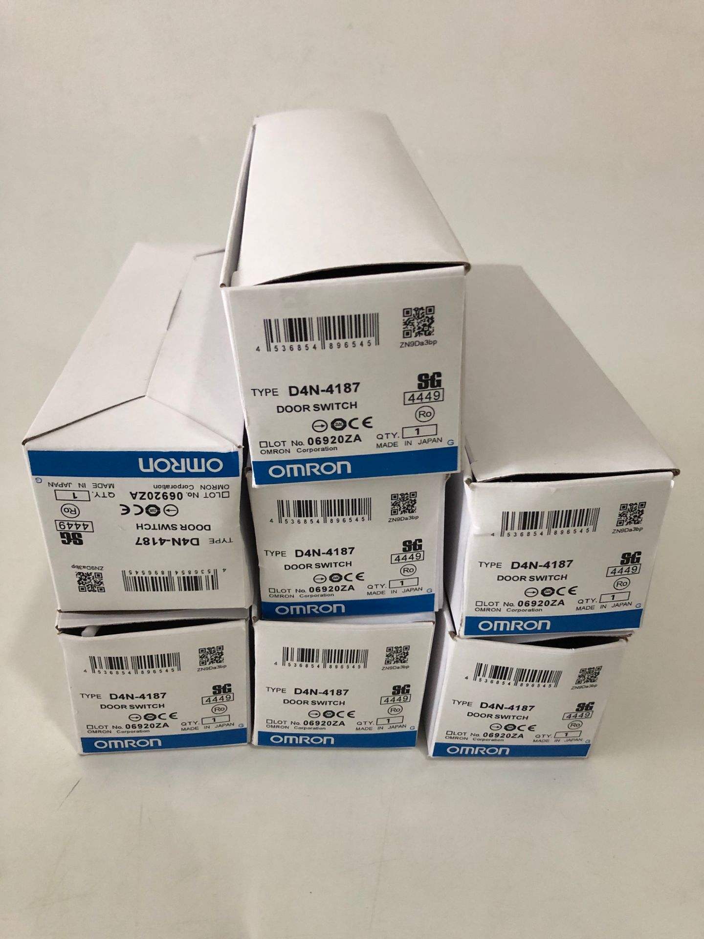 Original Japan Proximity Sensor D4N-4187