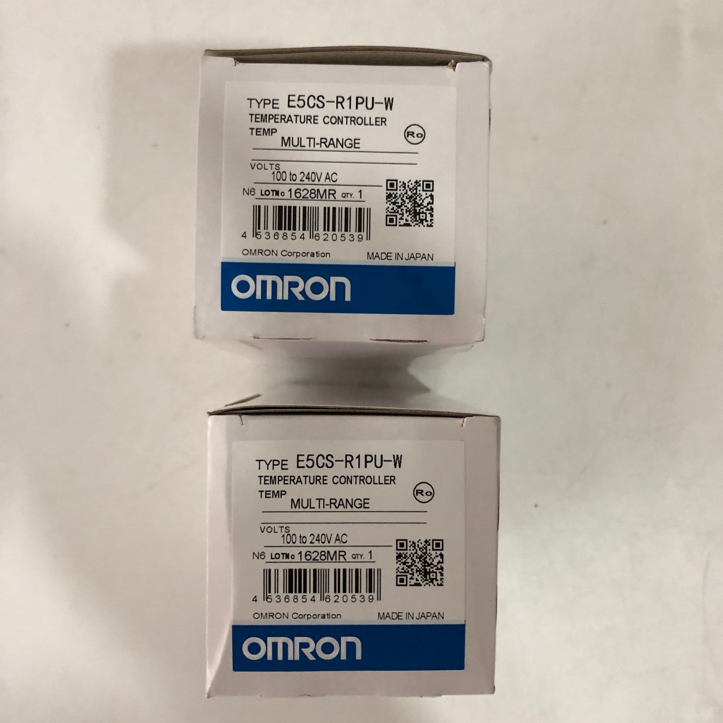 Temperature controller E5CS-R1PU-W in stock