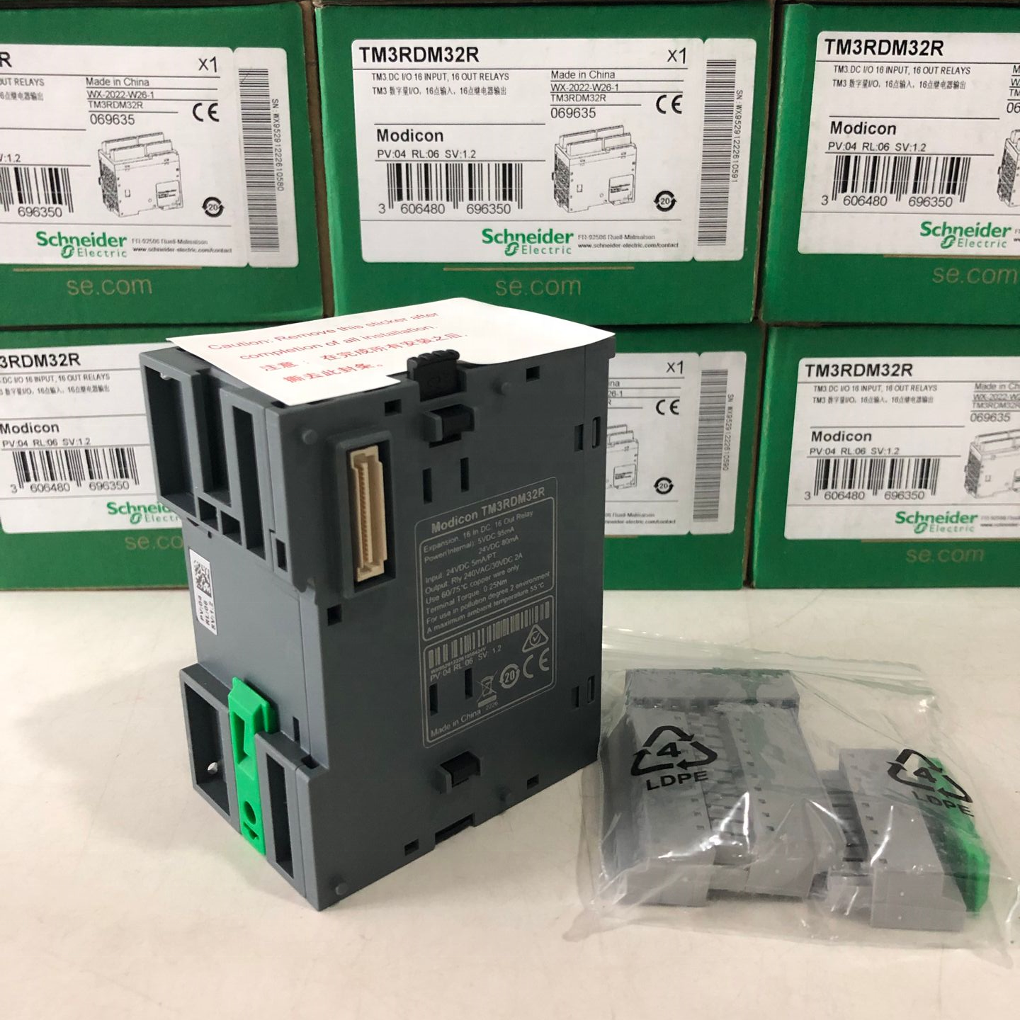 Original PLC module TM3RDM32R In stock