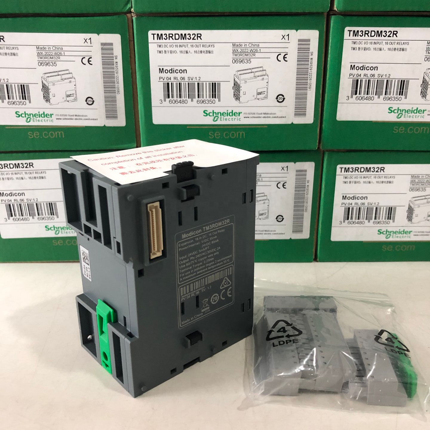 TM3 - 16 digital inputs and 16 digital outputs PLC Module TM3RDM32R