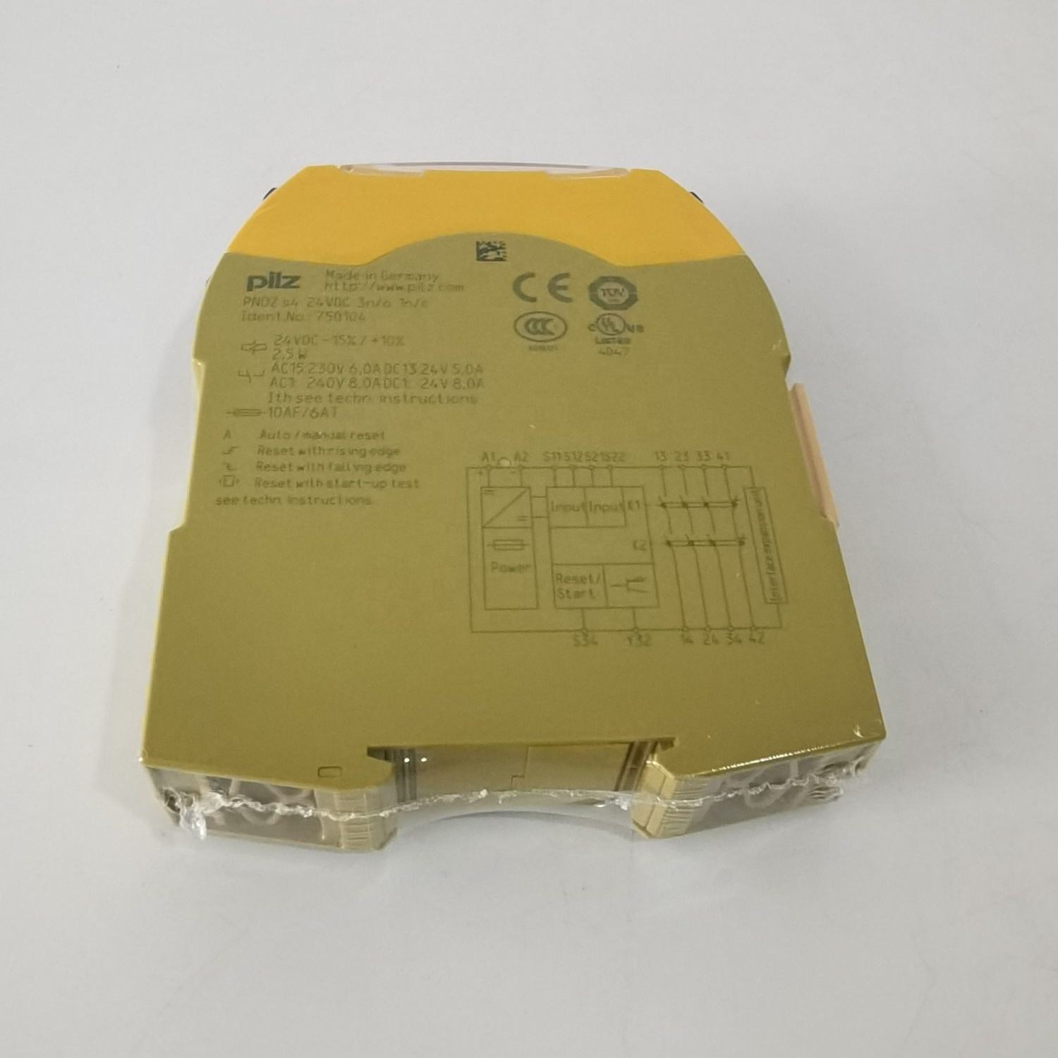 Industrial part Safety Relay PNOZS4 750104